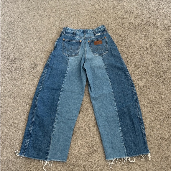 Wrangler Women’s Cowboy Barrel Jeans - Picture 5 of 7